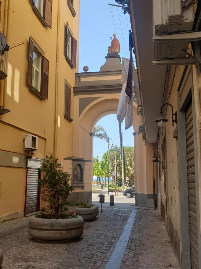 La Residenza Della Fenice Кастелламмаре-ди-Стабия Экстерьер фото
